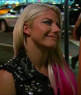 total_divas_s07e08_720p_web_x264-tbs_mkv_001439116.jpg