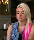 total_divas_s07e08_720p_web_x264-tbs_mkv_001743744.jpg