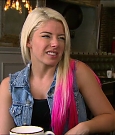 total_divas_s07e08_720p_web_x264-tbs_mkv_001765101.jpg