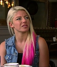 total_divas_s07e08_720p_web_x264-tbs_mkv_001800468.jpg