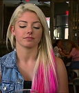 total_divas_s07e08_720p_web_x264-tbs_mkv_001809912.jpg