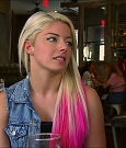 total_divas_s07e08_720p_web_x264-tbs_mkv_001821372.jpg