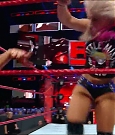 wwe_raw_2017_05_22_720p_hdtv_x264-kyr_mkv_006385942.jpg