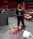 wwe_raw_2017_09_18_720p_hdtv_x264-kyr_mkv_000941818.jpg