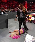 wwe_raw_2017_09_18_720p_hdtv_x264-kyr_mkv_000943342.jpg