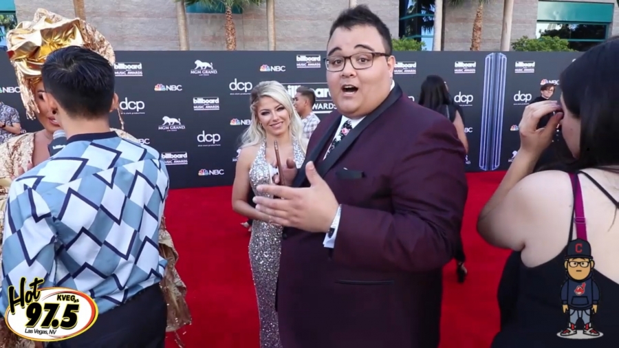 2019_Billboard_Awards_HeavyWeight_talks_wWWEs_Alexa_Bliss_006.jpeg