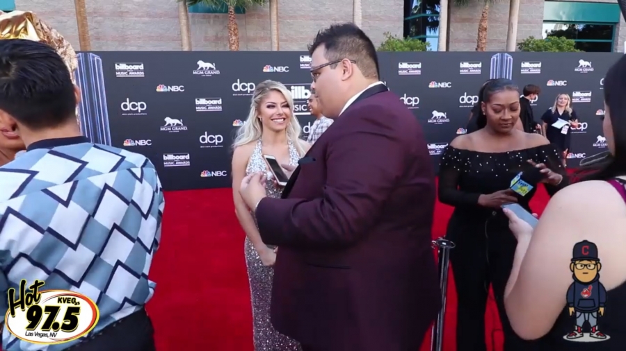 2019_Billboard_Awards_HeavyWeight_talks_wWWEs_Alexa_Bliss_027.jpeg