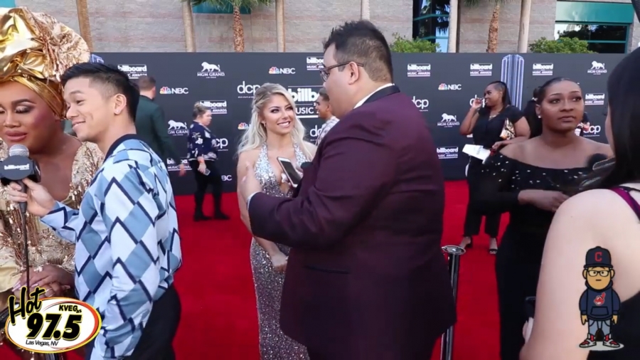 2019_Billboard_Awards_HeavyWeight_talks_wWWEs_Alexa_Bliss_029.jpeg