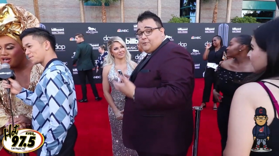 2019_Billboard_Awards_HeavyWeight_talks_wWWEs_Alexa_Bliss_031.jpeg