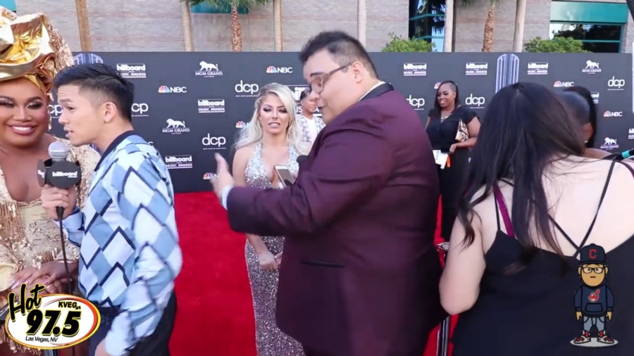 2019_Billboard_Awards_HeavyWeight_talks_wWWEs_Alexa_Bliss_041.jpeg