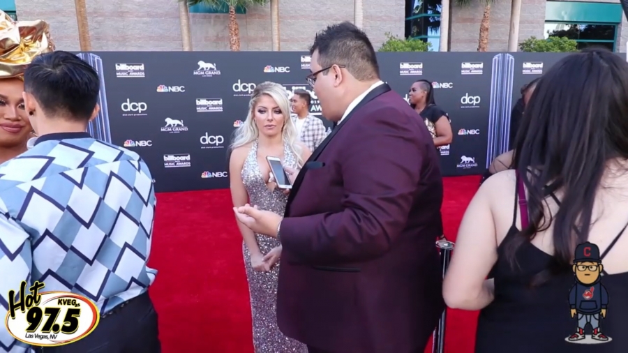 2019_Billboard_Awards_HeavyWeight_talks_wWWEs_Alexa_Bliss_045.jpeg