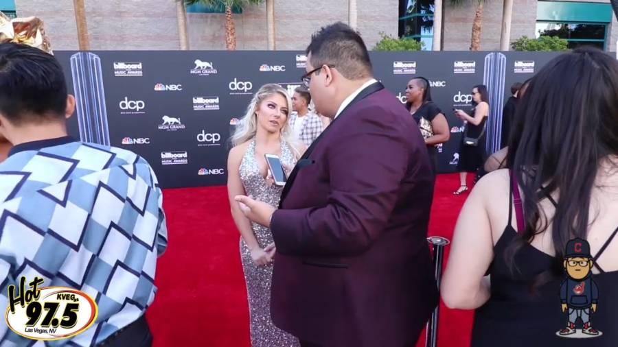 2019_Billboard_Awards_HeavyWeight_talks_wWWEs_Alexa_Bliss_046.jpeg