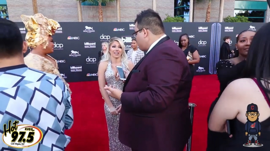 2019_Billboard_Awards_HeavyWeight_talks_wWWEs_Alexa_Bliss_053.jpeg