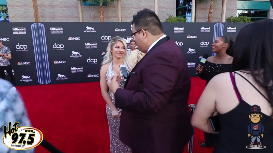 2019_Billboard_Awards_HeavyWeight_talks_wWWEs_Alexa_Bliss_057.jpeg