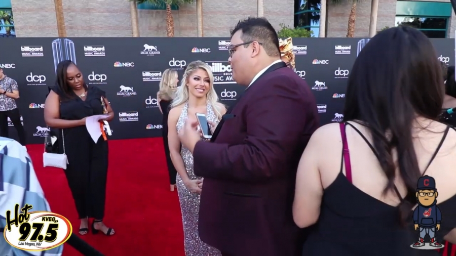 2019_Billboard_Awards_HeavyWeight_talks_wWWEs_Alexa_Bliss_063.jpeg