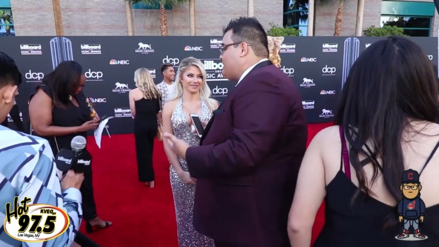 2019_Billboard_Awards_HeavyWeight_talks_wWWEs_Alexa_Bliss_066.jpeg