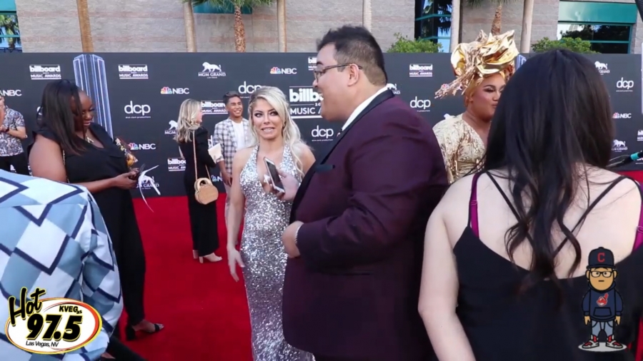 2019_Billboard_Awards_HeavyWeight_talks_wWWEs_Alexa_Bliss_078.jpeg