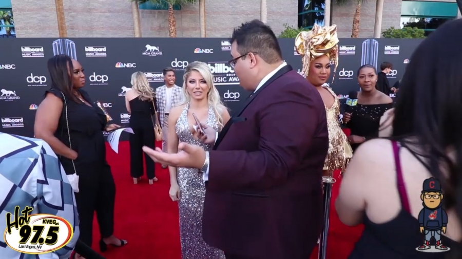 2019_Billboard_Awards_HeavyWeight_talks_wWWEs_Alexa_Bliss_087.jpeg