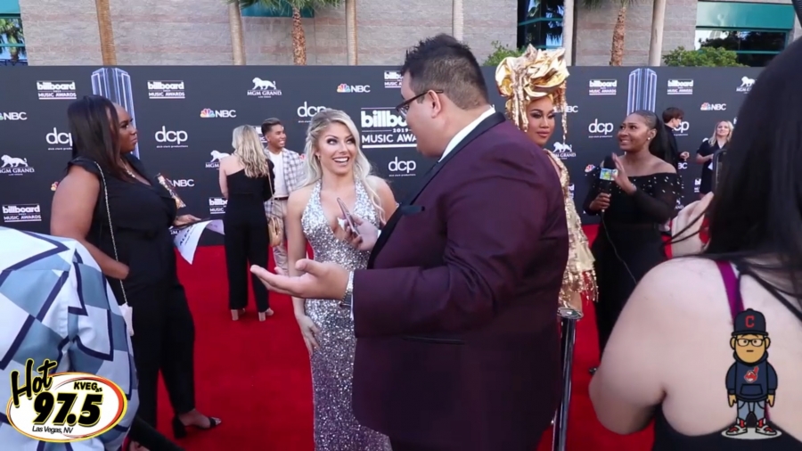 2019_Billboard_Awards_HeavyWeight_talks_wWWEs_Alexa_Bliss_088.jpeg