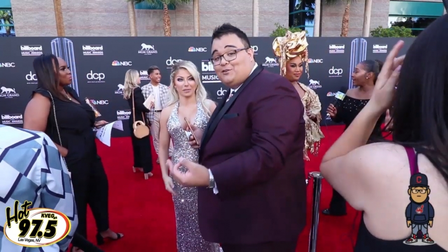 2019_Billboard_Awards_HeavyWeight_talks_wWWEs_Alexa_Bliss_090.jpeg