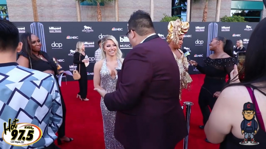 2019_Billboard_Awards_HeavyWeight_talks_wWWEs_Alexa_Bliss_097.jpeg