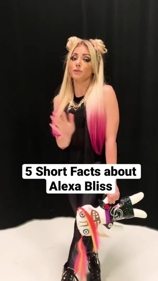 5_Facts_about_Alexa_Bliss__Short_08.jpg