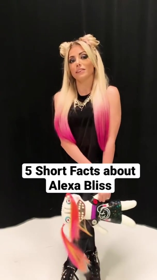 5_Facts_about_Alexa_Bliss__Short_09.jpg