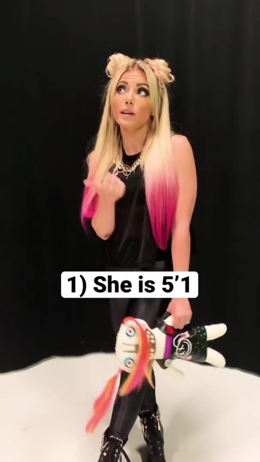 5_Facts_about_Alexa_Bliss__Short_13.jpg