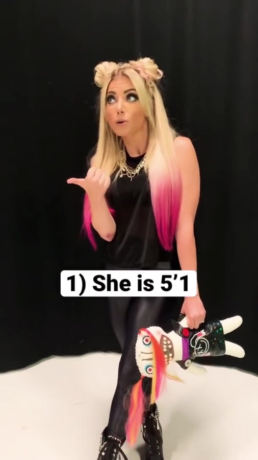 5_Facts_about_Alexa_Bliss__Short_16.jpg