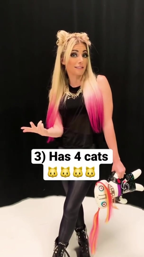 5_Facts_about_Alexa_Bliss__Short_33.jpg