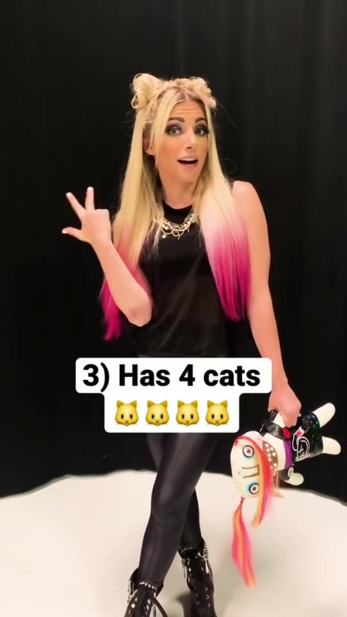 5_Facts_about_Alexa_Bliss__Short_34.jpg