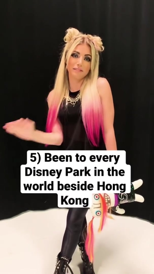 5_Facts_about_Alexa_Bliss__Short_46.jpg