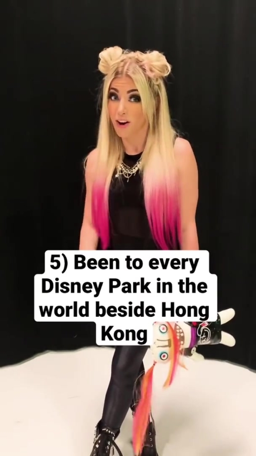 5_Facts_about_Alexa_Bliss__Short_51.jpg