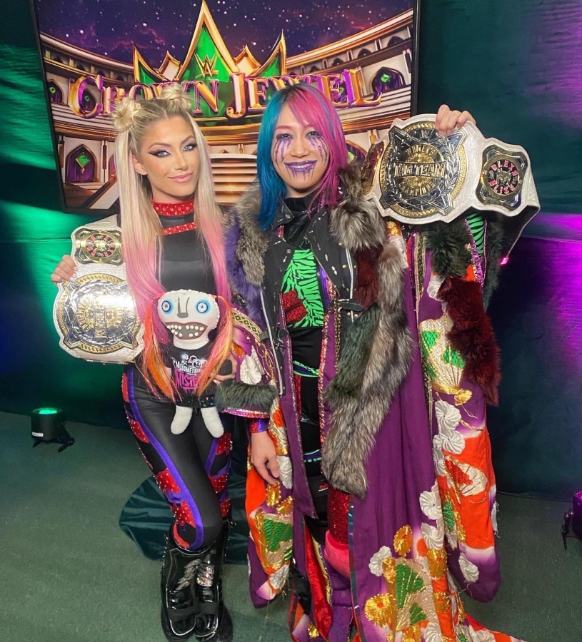 AlexaBliss_WWE-1589191948753305603-20221106_034420-img2.jpg