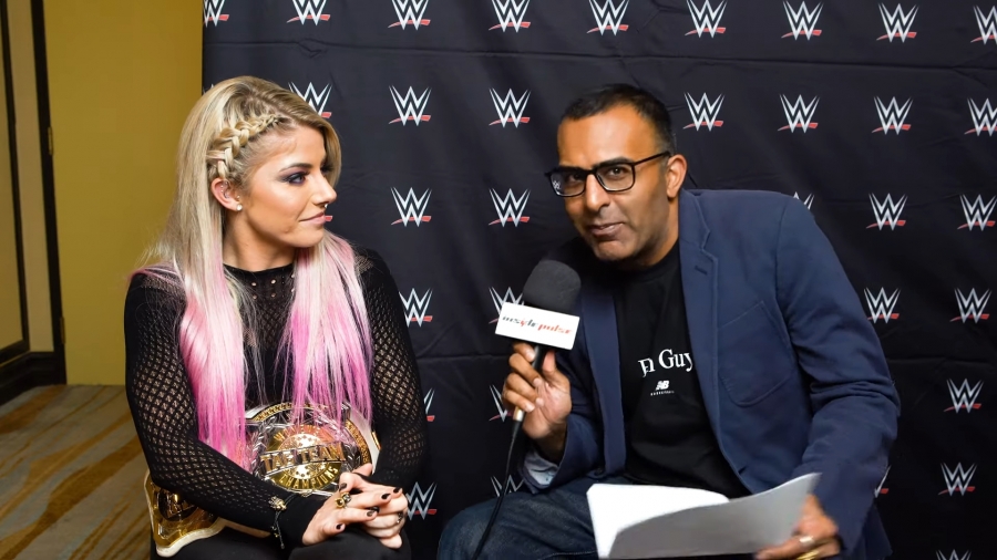 Alexa_Bliss_Interview_-_Summerslam_2019_400.jpeg