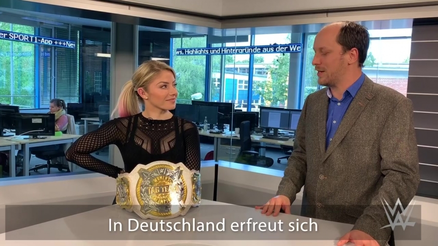 Alexa_Bliss_schlagen_Lasst_es_sie_13.jpg