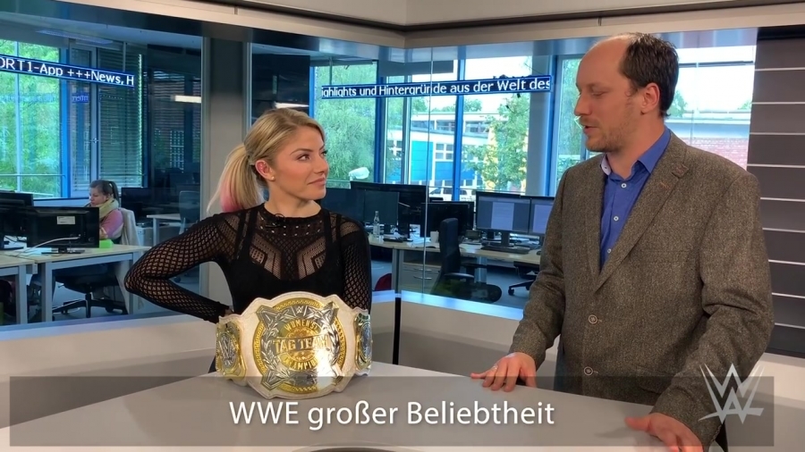 Alexa_Bliss_schlagen_Lasst_es_sie_17.jpg