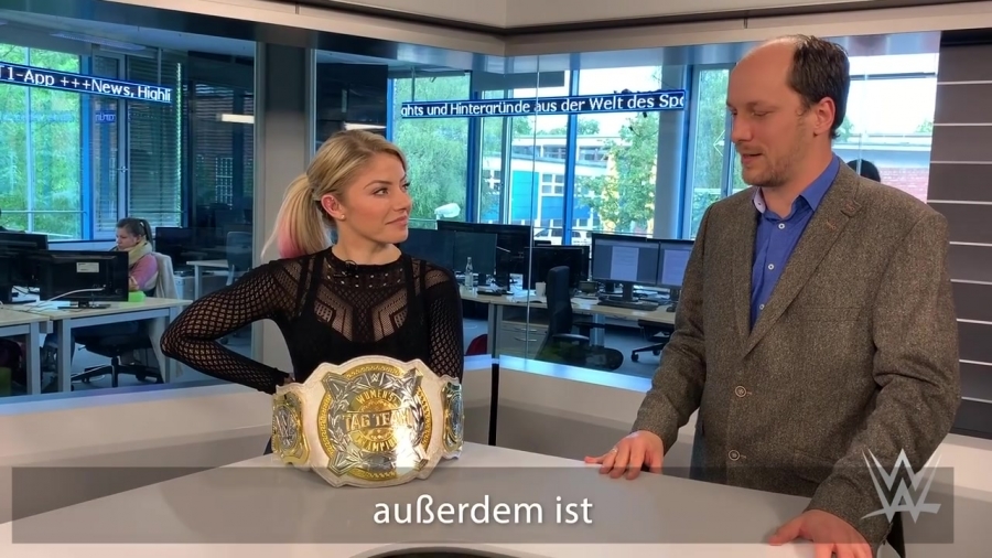 Alexa_Bliss_schlagen_Lasst_es_sie_20.jpg