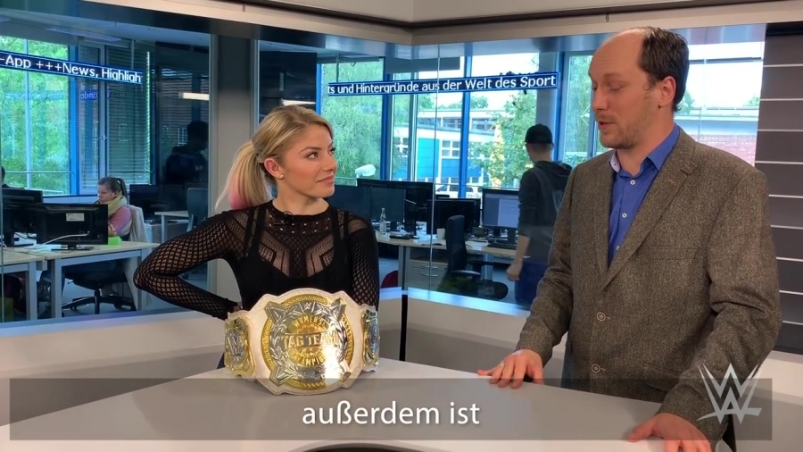 Alexa_Bliss_schlagen_Lasst_es_sie_22.jpg