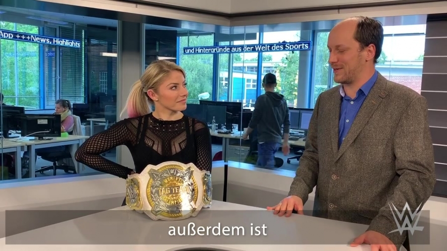 Alexa_Bliss_schlagen_Lasst_es_sie_23.jpg