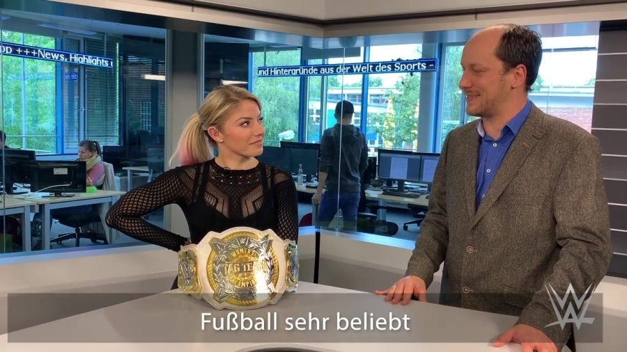 Alexa_Bliss_schlagen_Lasst_es_sie_24.jpg