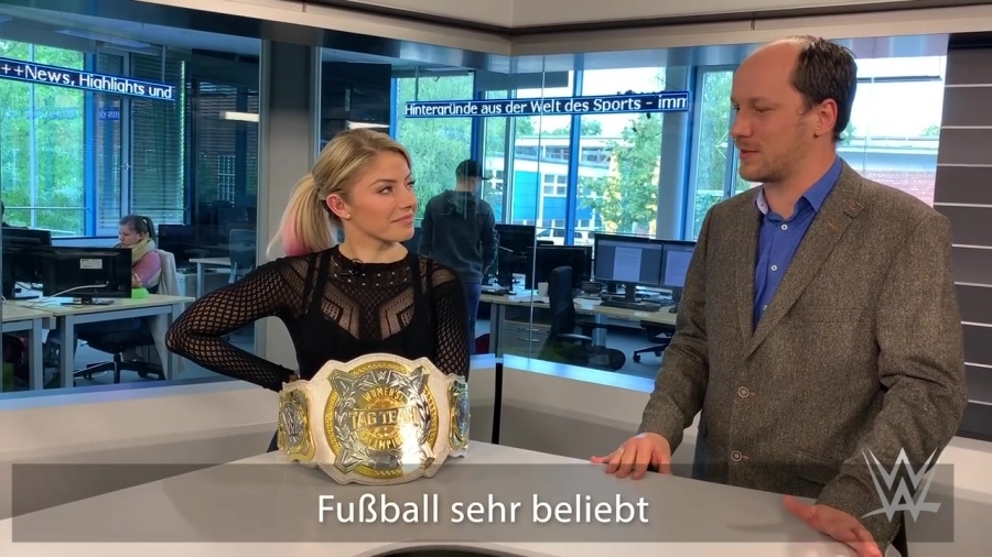 Alexa_Bliss_schlagen_Lasst_es_sie_27.jpg