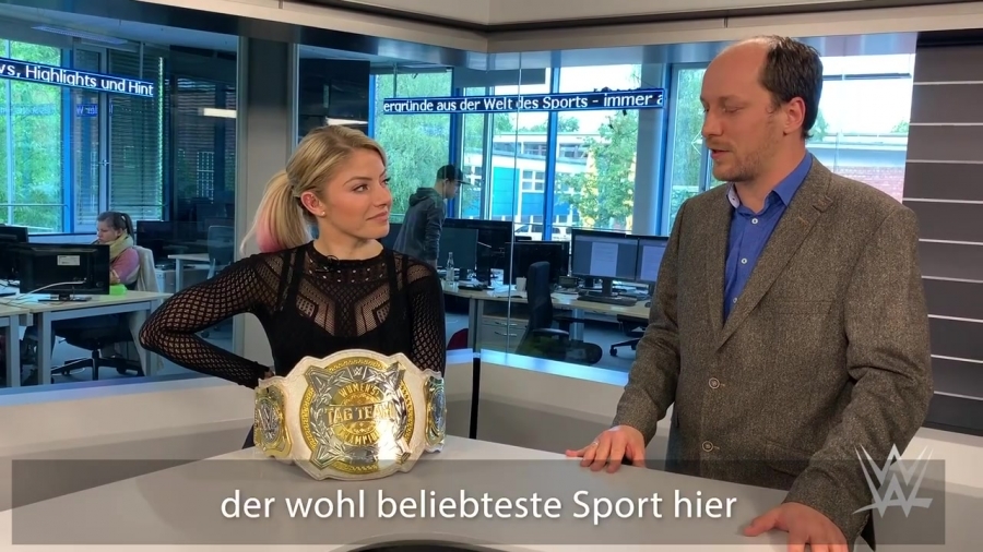 Alexa_Bliss_schlagen_Lasst_es_sie_30.jpg