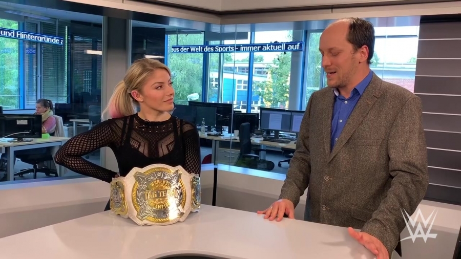 Alexa_Bliss_schlagen_Lasst_es_sie_38.jpg