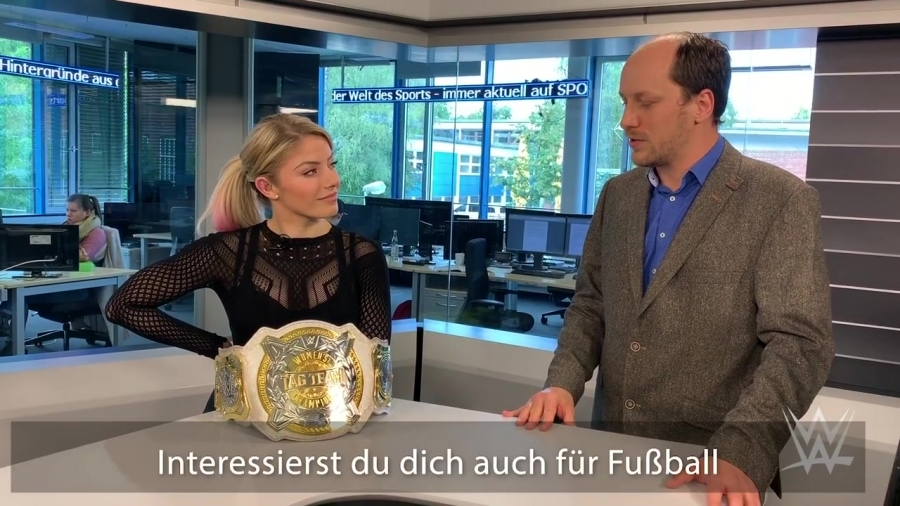 Alexa_Bliss_schlagen_Lasst_es_sie_41.jpg