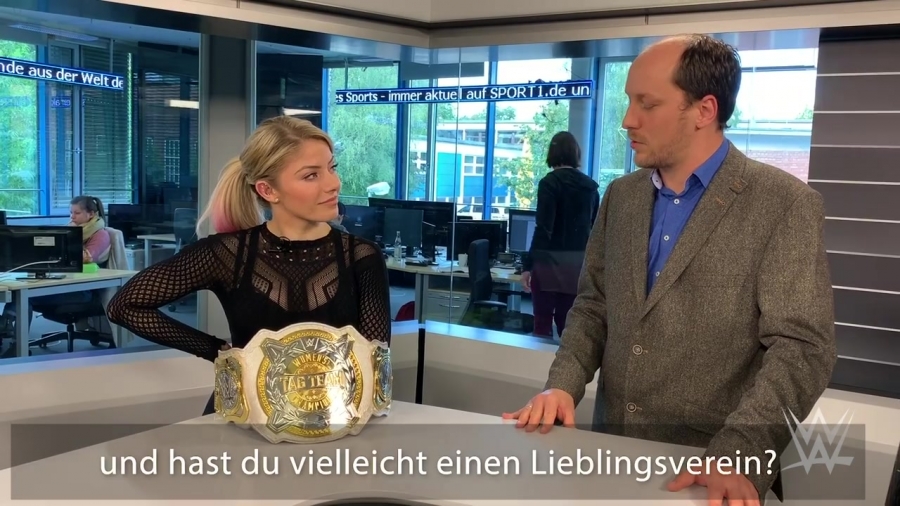 Alexa_Bliss_schlagen_Lasst_es_sie_49.jpg