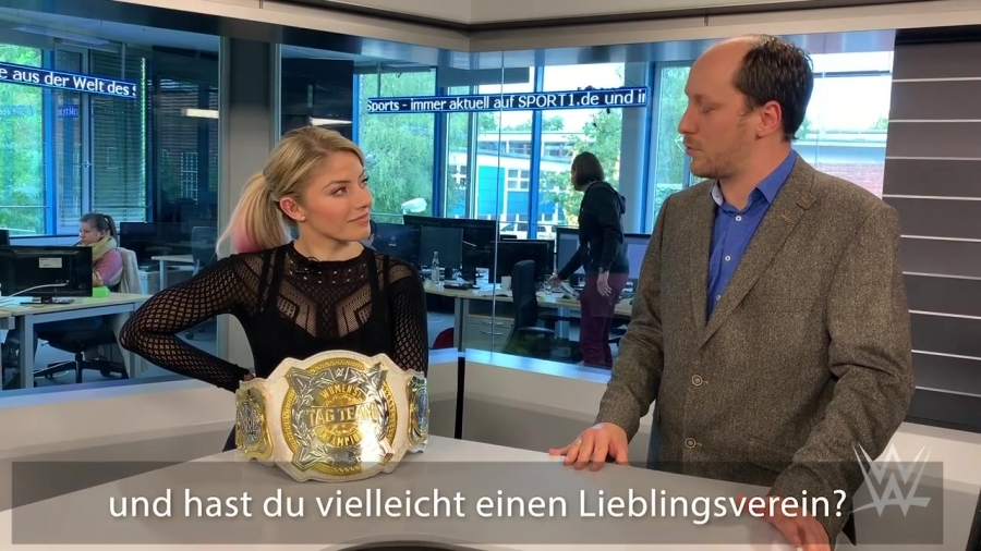 Alexa_Bliss_schlagen_Lasst_es_sie_51.jpg