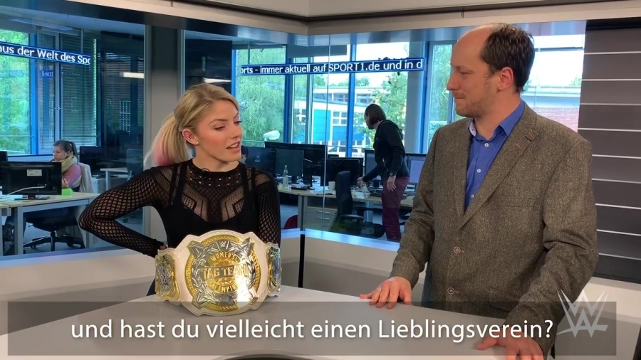 Alexa_Bliss_schlagen_Lasst_es_sie_53.jpg