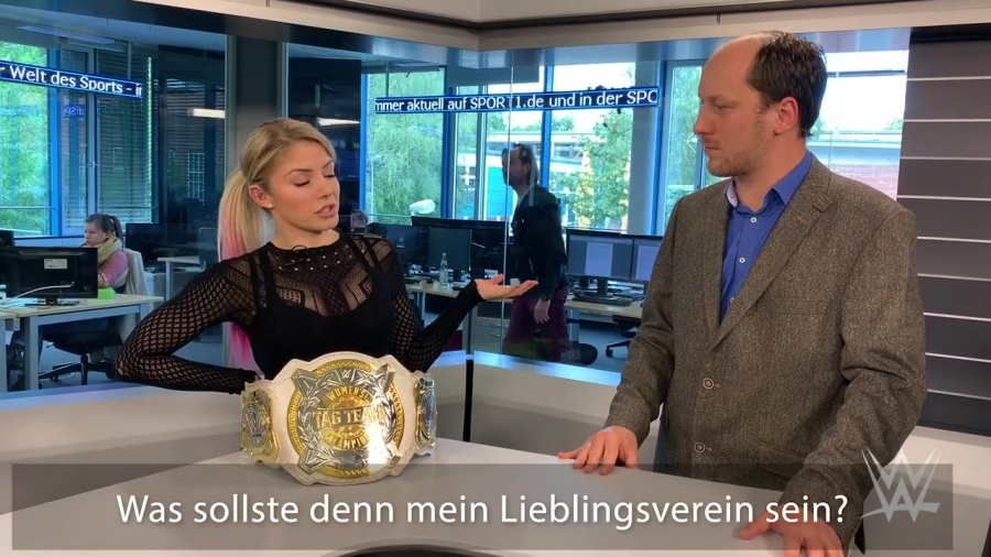 Alexa_Bliss_schlagen_Lasst_es_sie_58.jpg