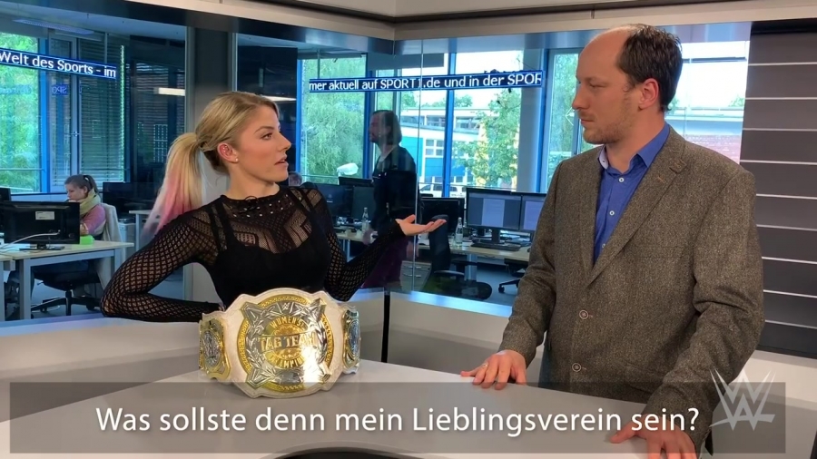 Alexa_Bliss_schlagen_Lasst_es_sie_59.jpg